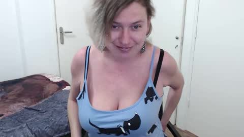 Syl  online show from February 2026 02:57:02 PM