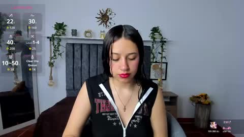 cloe_7 online show from May 2026 11:37:01 AM