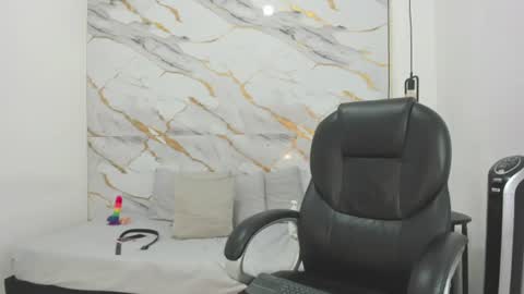 Cloe  online show from July 2026 06:22:02 AM