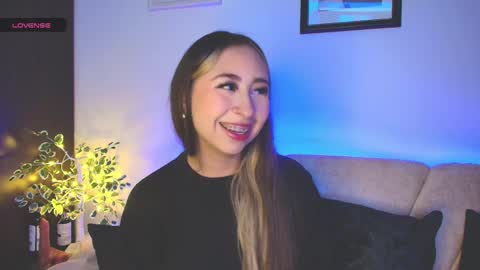 Snapshot of cloe_martinezz_ chatting on April 2026 04:16:01 AM cloe_martinezz_ online show from April 2026 04:16:01 AM