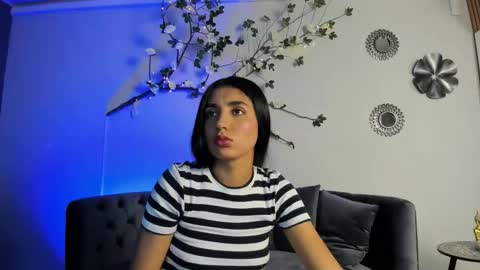 CLOE  online show from November 2025 07:59:02 PM