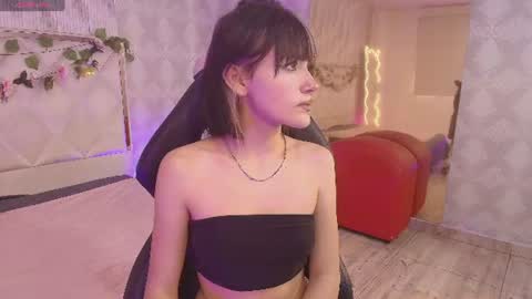 Snapshot of cloee_tay1 chatting on July 2026 11:39:02 AM cloee_tay1 online show from July 2026 11:39:02 AM