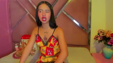 Snapshot of cloemorenti_ chatting on December 2025 12:43:02 PM CloeMorenti online show from December 2025 12:43:02 PM