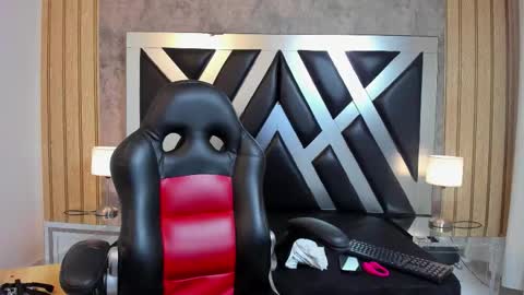 lady cloe person online show from January 2026 03:49:01 PM