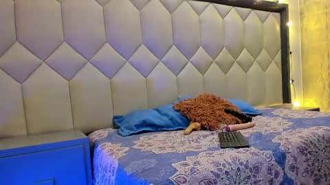 cloeygraweing online show from October 2025 06:40:02 PM