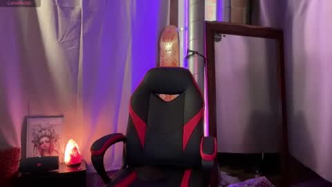 CloudEevee online show from September 2025 01:42:02 AM