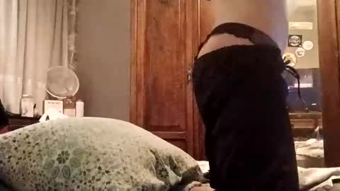 Snapshot of clouds_rider999 chatting on February 2025 05:50:01 PM clouds_rider999 online show from February 2025 05:50:01 PM