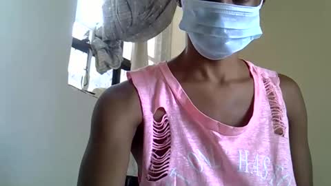 Snapshot of cloudy_bella chatting on April 2026 09:58:02 AM Ella online show from April 2026 09:58:02 AM