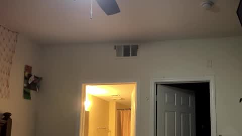 Snapshot of cloudy_dayz69 chatting on November 2025 11:53:01 PM Cloudy Dayz online show from November 2025 11:53:01 PM