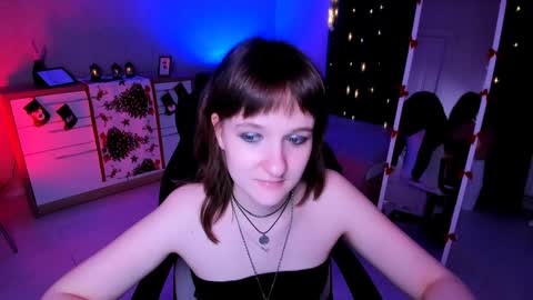  Clover  follow me  online show from December 2024 06:22:02 PM