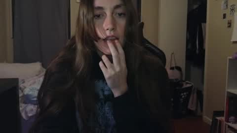 Snapshot of clover_tully chatting on December 2024 09:33:02 AM Clover online show from December 2024 09:33:02 AM