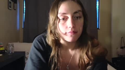 Snapshot of clover_tully chatting on December 2024 12:38:01 PM Clover online show from December 2024 12:38:01 PM