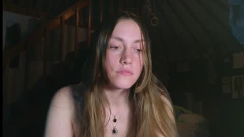 Snapshot of clover_tully chatting on February 2025 06:07:02 AM Clover online show from February 2025 06:07:02 AM