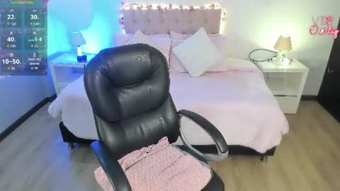 emely dolce online show from July 2026 02:51:01 AM