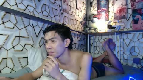 clyde_twinkx online show from December 2025 02:28:01 AM