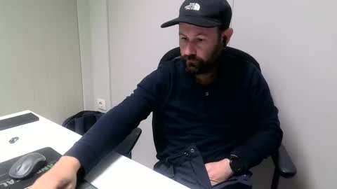 Snapshot of cmp_brandon chatting on December 2024 04:31:01 PM cmp_brandon online show from December 2024 04:31:01 PM