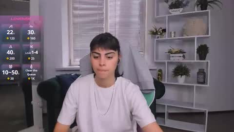 Olivia online show from October 2025 06:10:01 AM