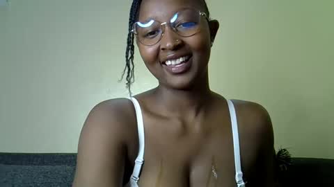 Coco online show from April 2026 05:01:02 AM