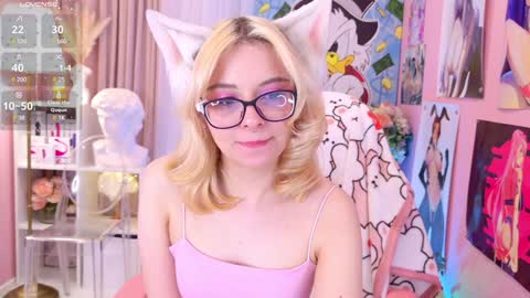 Mia online show from December 2024 08:44:01 PM