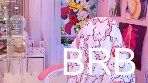 Mia online show from December 2024 12:07:01 AM