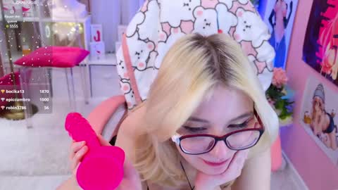 Mia online show from December 2024 02:21:02 AM