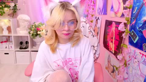 Mia online show from January 2025 09:25:01 PM