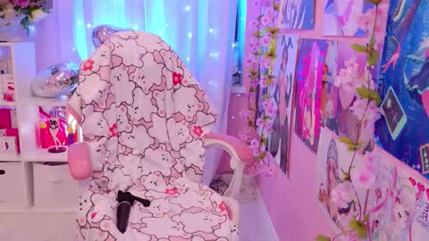 Mia online show from February 2026 08:59:01 PM