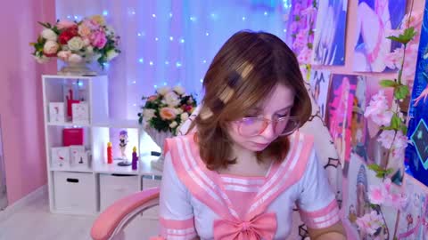 Mia online show from April 2026 10:07:01 PM