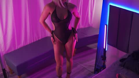 Snapshot of coconutcatin chatting on January 2025 07:22:01 PM Coconutcatin online show from January 2025 07:22:01 PM