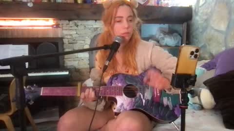 Snapshot of coconutpee chatting on November 2025 12:43:01 AM Pee Whore online show from November 2025 12:43:01 AM