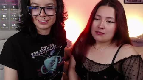Phia And Luna online show from October 2025 04:34:01 AM