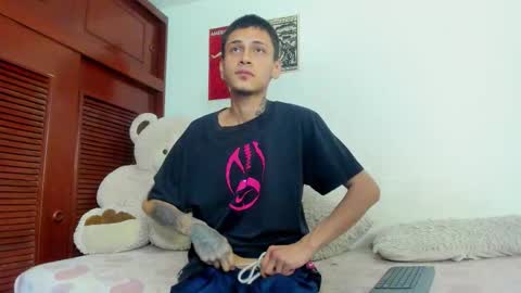 cold_snow13 online show from October 2025 08:10:01 AM