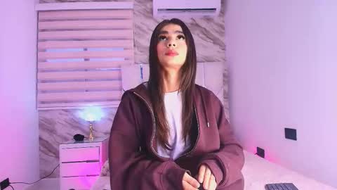 colett online show from November 2025 11:54:01 AM