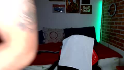 Snapshot of colinlatinbrown chatting on January 2025 12:18:01 PM IG online show from January 2025 12:18:01 PM