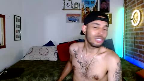 Snapshot of colinlatinbrown chatting on March 2025 09:51:01 PM IG online show from March 2025 09:51:01 PM