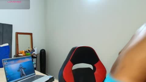 Snapshot of colinlatinbrown chatting on November 2025 11:09:02 AM IG online show from November 2025 11:09:02 AM