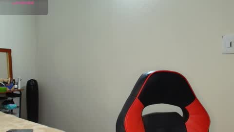 Snapshot of colinlatinbrown chatting on November 2025 08:24:01 AM IG online show from November 2025 08:24:01 AM