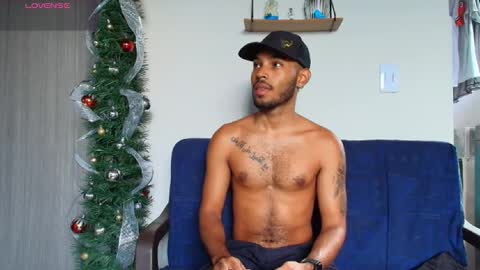 Snapshot of colinlatinbrown chatting on December 2025 02:04:02 PM IG online show from December 2025 02:04:02 PM