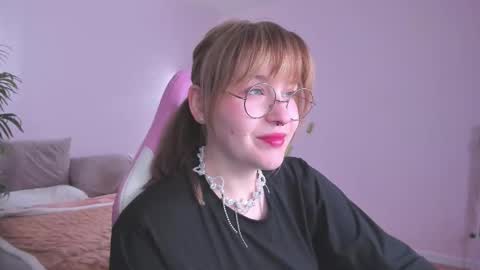 Collen Mon Tue Wed Thu Fri GMT 3 0300am - 0900am  online show from January 2026 04:45:01 PM