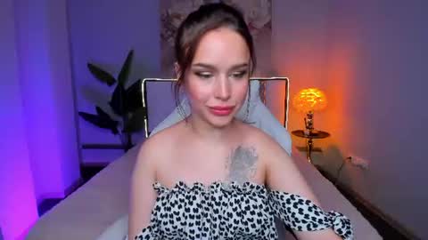Snapshot of colleenbowen chatting on June 2026 03:54:01 PM Tina online show from June 2026 03:54:01 PM