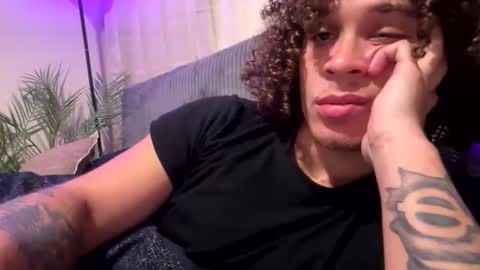 Snapshot of collegeitalian chatting on January 2026 09:37:02 AM Adonis of online show from January 2026 09:37:02 AM