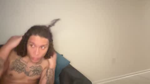 Snapshot of collegeitalian chatting on March 2026 04:07:02 AM Adonis of online show from March 2026 04:07:02 AM