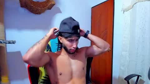 Snapshot of collins_emmett chatting on February 2026 05:48:01 AM EMMETT COLLINS online show from February 2026 05:48:01 AM