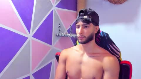 Snapshot of collins_emmett chatting on February 2026 11:00:01 AM EMMETT COLLINS online show from February 2026 11:00:01 AM