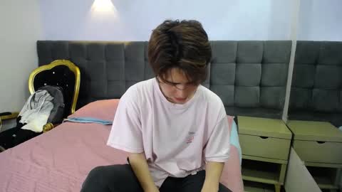 collinstone online show from December 2024 09:05:01 PM