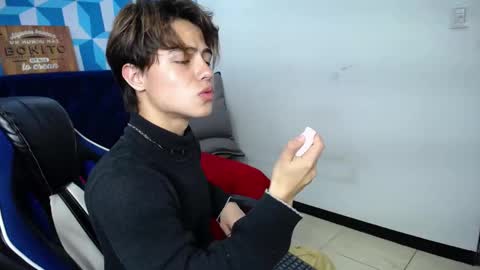 collinstone online show from December 2024 08:13:01 PM