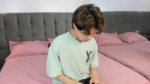 collinstone online show from December 2024 07:54:01 PM