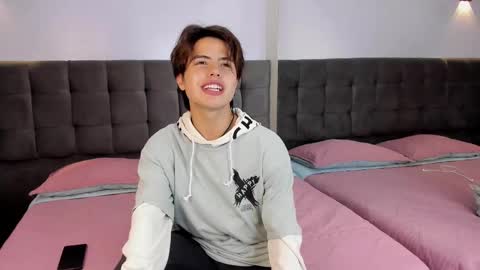 collinstone online show from January 2025 07:51:02 PM