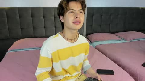 collinstone online show from January 2025 07:56:02 PM