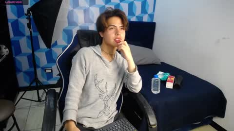 collinstone online show from January 2025 07:50:01 PM